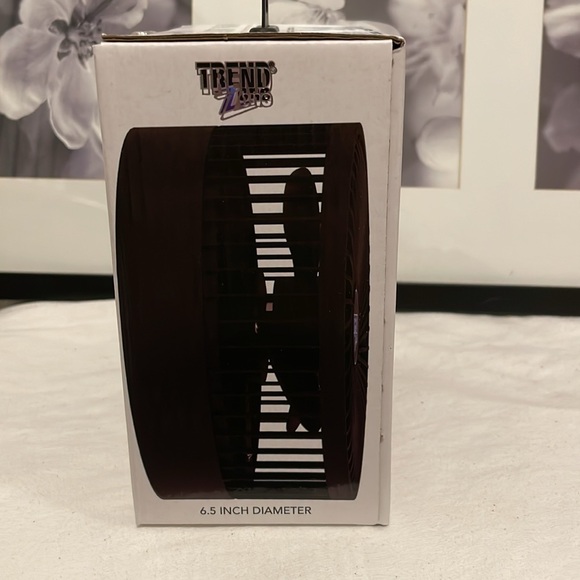 •NIB• TREND ZONE // portable desk fan // 6.5 in // 2 speed // black - Picture 5 of 9